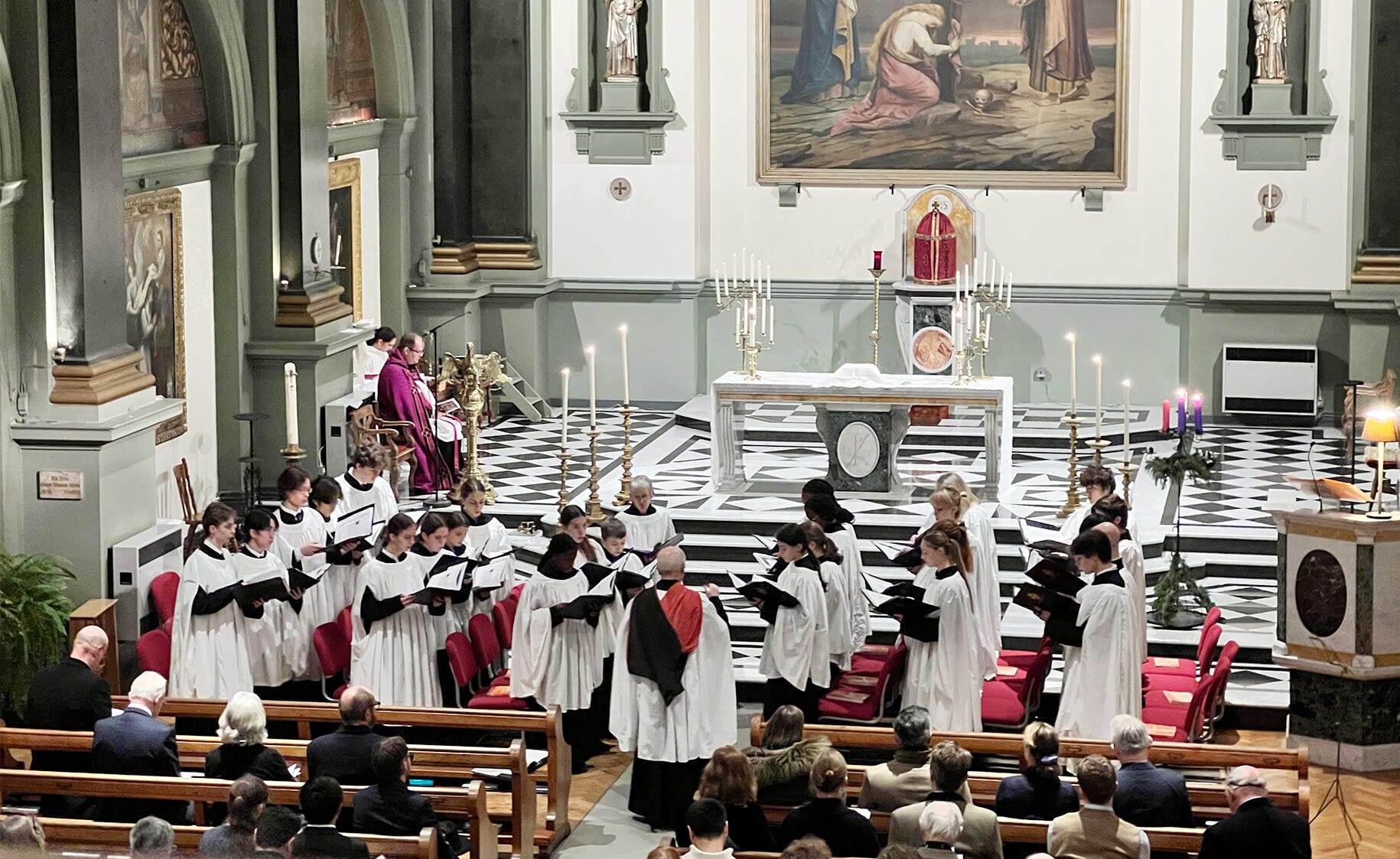 LOn Monday 11th December, a packed congregation of OGs, parents and friends of Downside School joined together at Our Most Holy Redeemer, Chelsea, for this year’s London Carol Service.