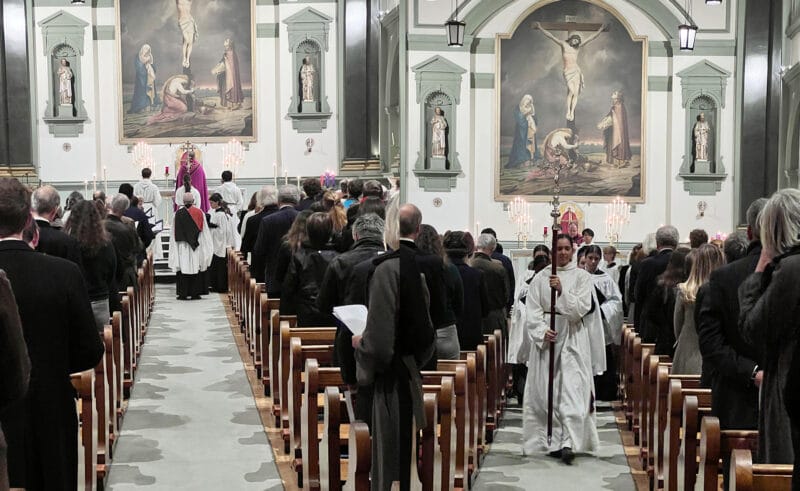 On Monday 11th December, a packed congregation of OGs, parents and friends of Downside School joined together at Our Most Holy Redeemer, Chelsea, for this year’s London Carol Service.