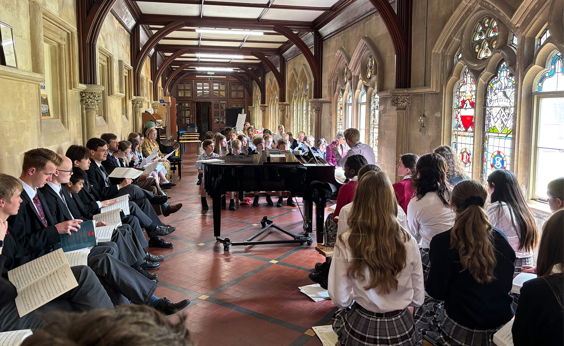 On Friday 9th May, Downside School had the pleasure of welcoming the Farleigh School Chamber Choir for an enriching and joy-filled Choir Tour that celebrated music, fellowship, and community spirit. 
